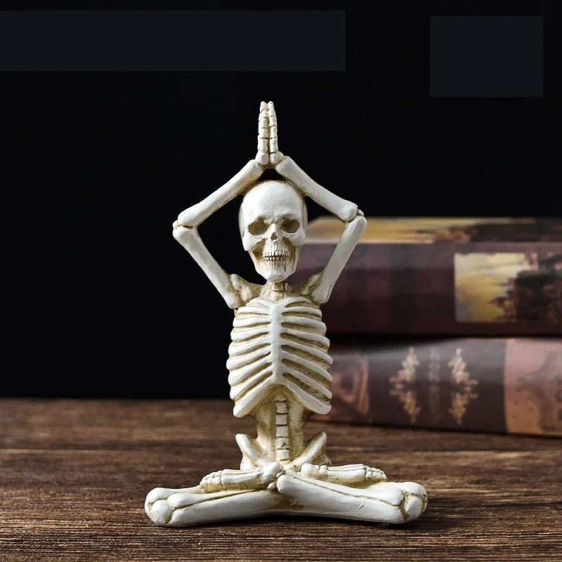 Halloween Skelett Figurine aus Resin | Dekorative Skelettfigur für Tisch und Regal | Saisonale Halloween Dekoration | Schmid