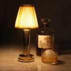 AuraGlow – Elegante Wiederaufladbare LED‑Lampe