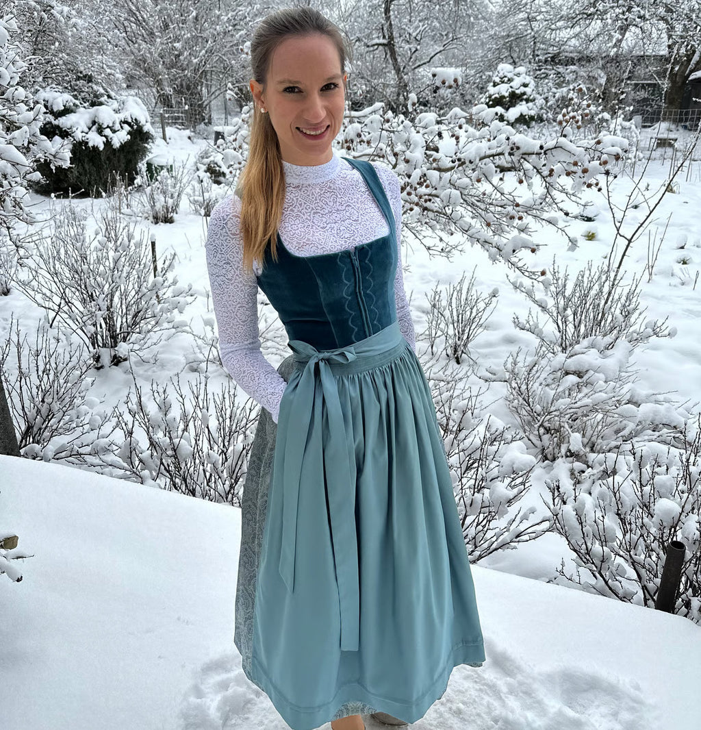 Damen Dirndl Kleid aus Baumwollmischung | Trachtenkleid mit Schürze und Volksmuster | Für Festivals und Kulturveranstaltungen | Schmid