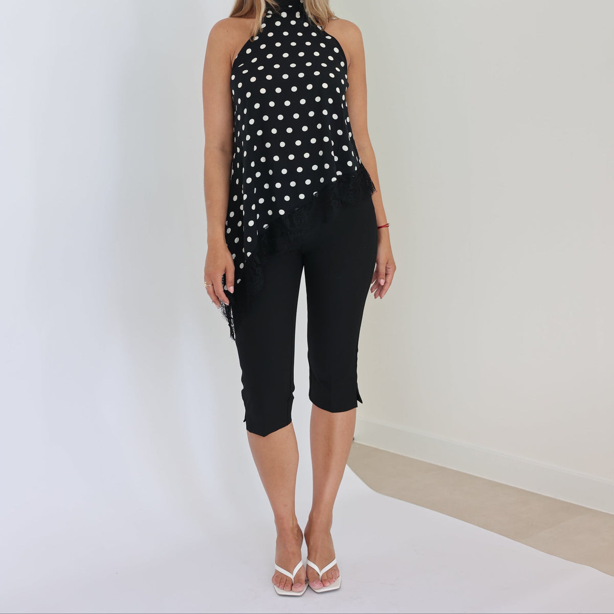 Damen Capri-Hose aus Spandex-Nylon-Mix | Hohe Taille & Enganliegender Stretch-Schnitt | Knielange Hose mit Seitenschlitzen für Freizeit & Abend | Schmid