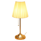 AstralBeam – Tischlampe mit Empire-Schirm und Zugkette