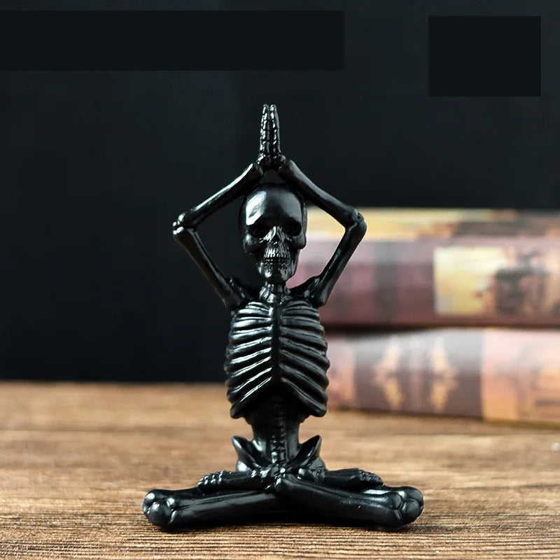Halloween Skelett Figurine aus Resin | Dekorative Skelettfigur für Tisch und Regal | Saisonale Halloween Dekoration | Schmid