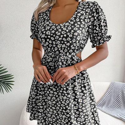 CLAIRE | Kleid mit Quadratischem Ausschnitt und Schnürung