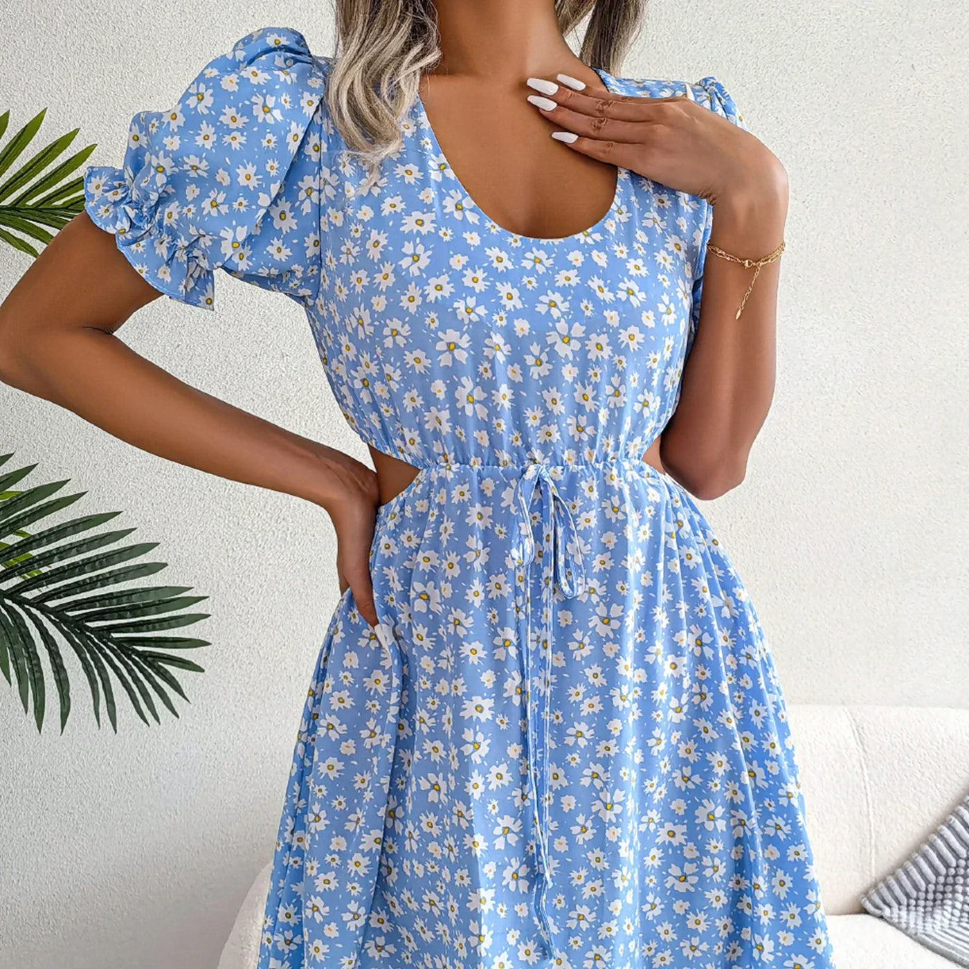 CLAIRE | Kleid mit Quadratischem Ausschnitt und Schnürung