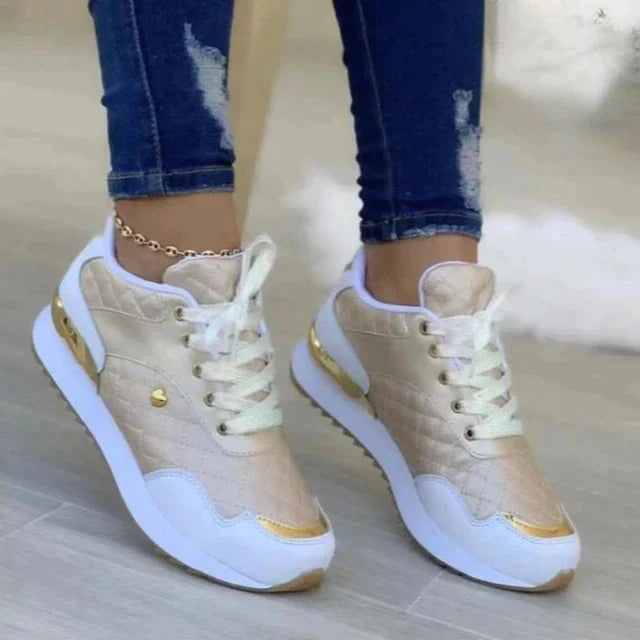 Damen Plateau Sneaker mit Schnürung und Erhöhter Sohle – Freizeitschuhe