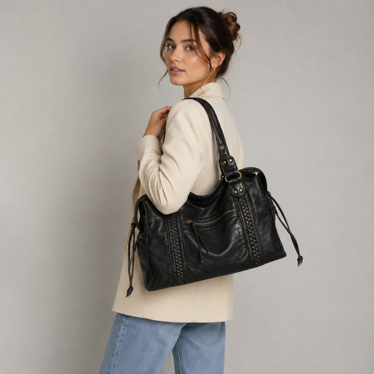 Schwarze Damen-Schultertasche | Kunstleder mit Reißverschlussfach Vorne | Doppelhenkel & Langer Schulterriemen für den Alltag | Schmid