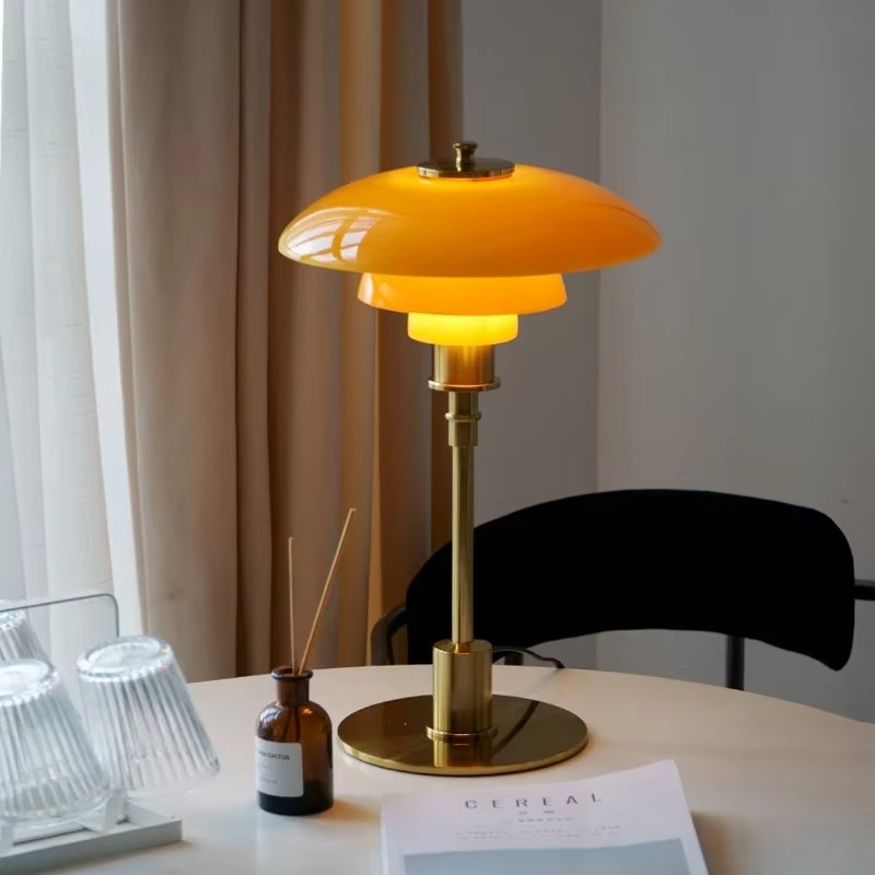 Danish design table lamp | skandinavische tischlampe mit dimmbarem led-licht & glasdesign