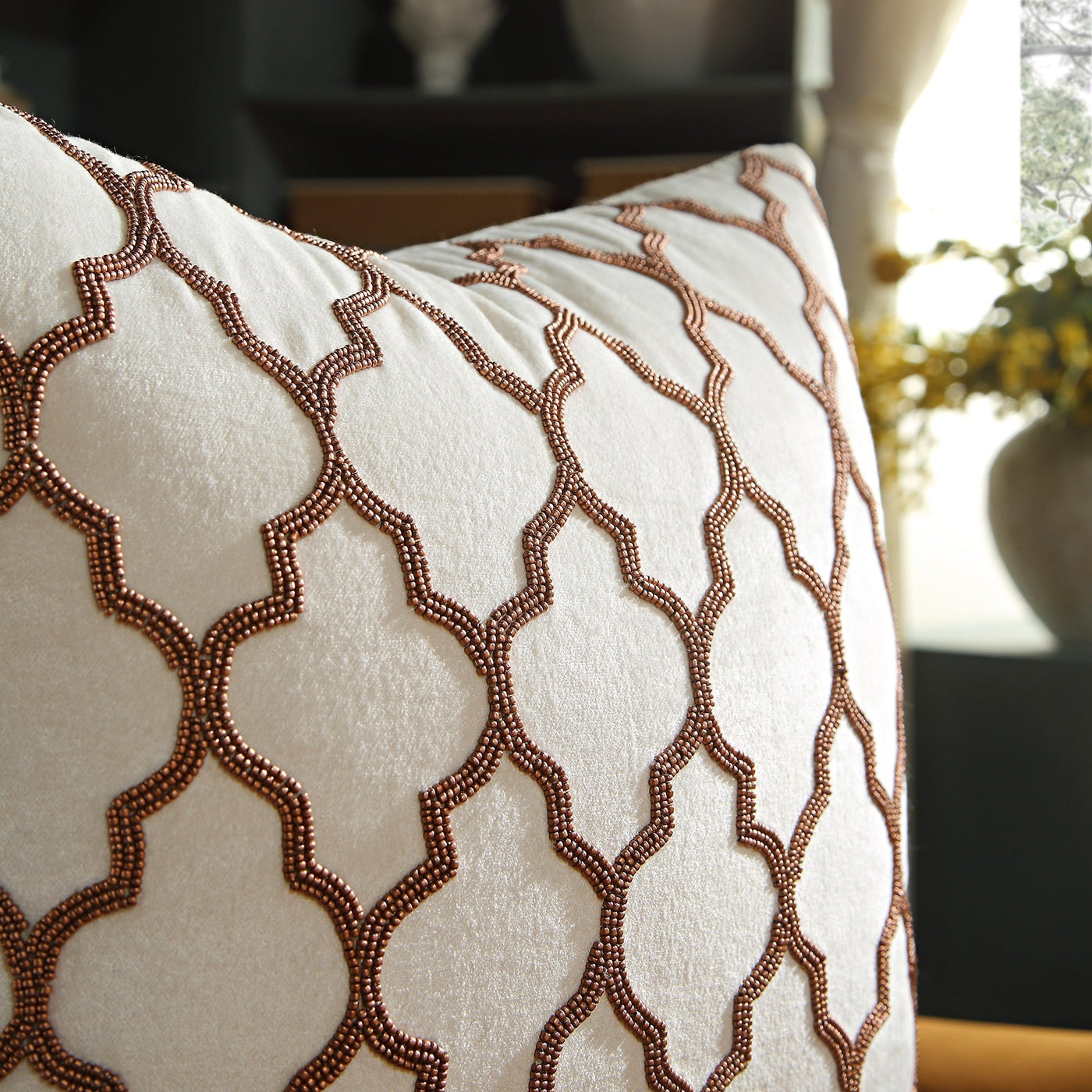 Luxe Collection Trellis Handbeaded Kissen | Exklusive Handarbeit & Luxusdekor