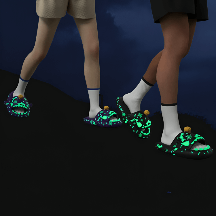 Halloween Hai-Hausschuhe aus EVA | Kürbis- & Spinnennetz-Design mit Slip-On-Passform | Lila & Schwarze Indoor-Hausschuhe für Saisonale Nutzung | Schmid