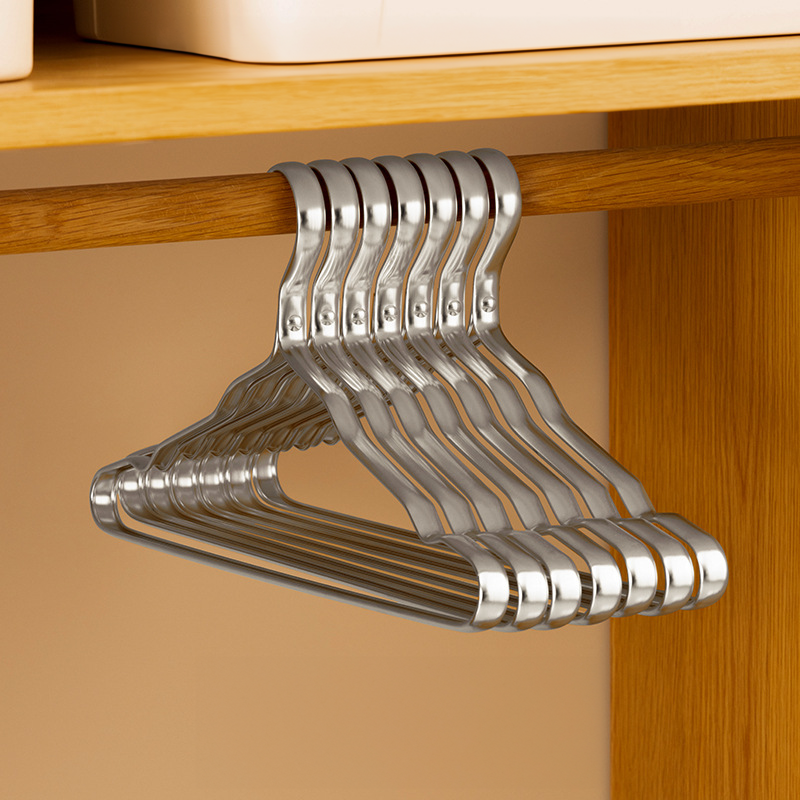 Marais elite | luxus kleiderbügel mit raffiniertem finish