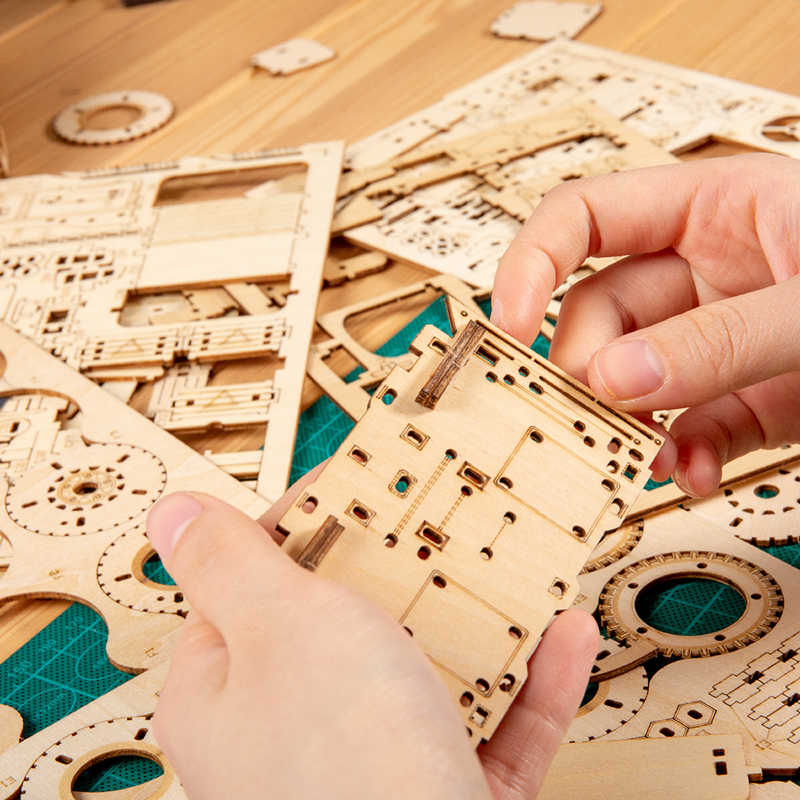 Lastbil 3D Puzzle – Holzmodell im Maßstab 1:40