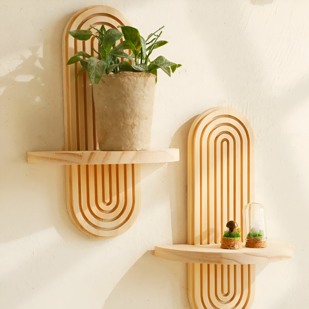 Geometrisches Wandregal aus Holz – 35 cm