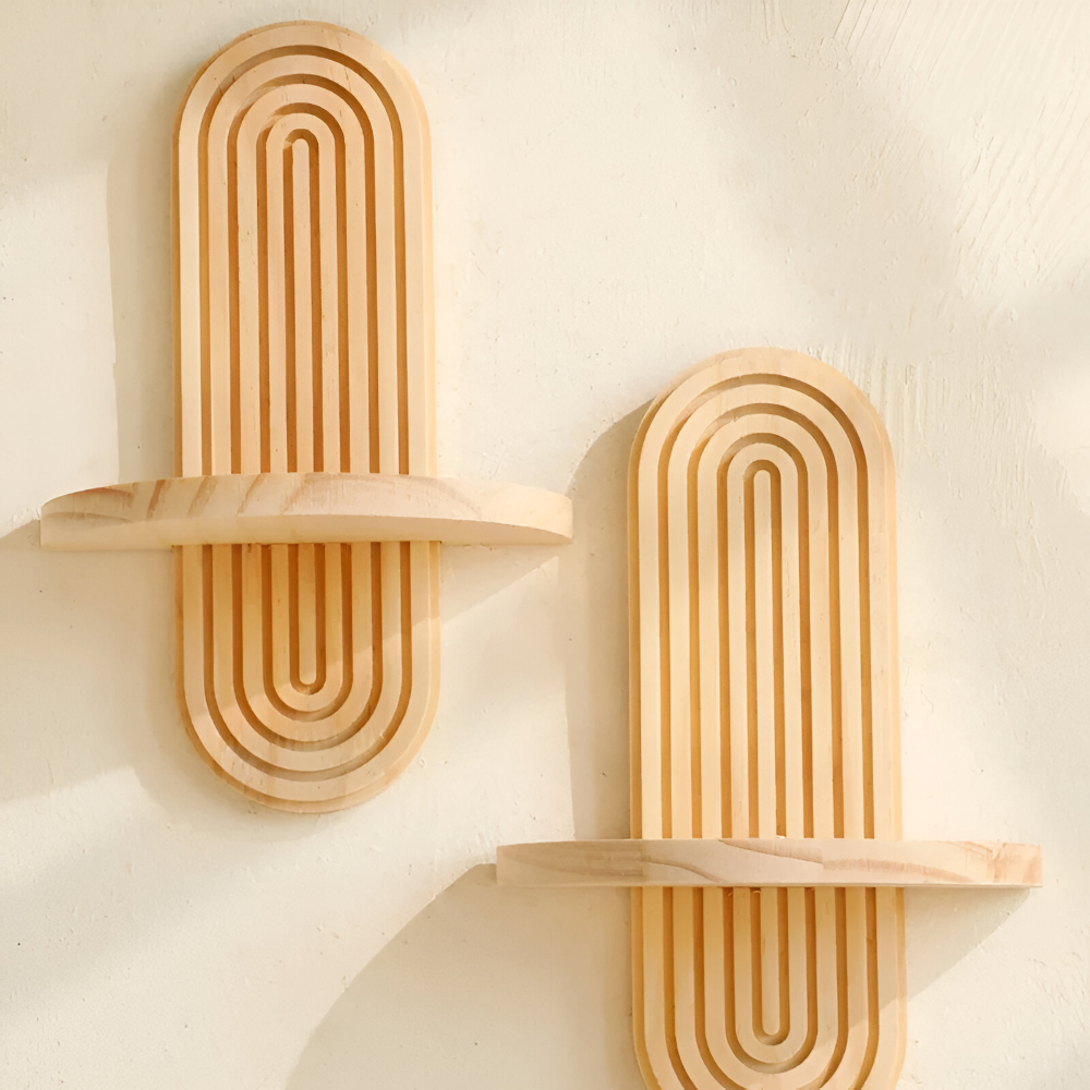 Geometrisches Wandregal aus Holz – 35 cm