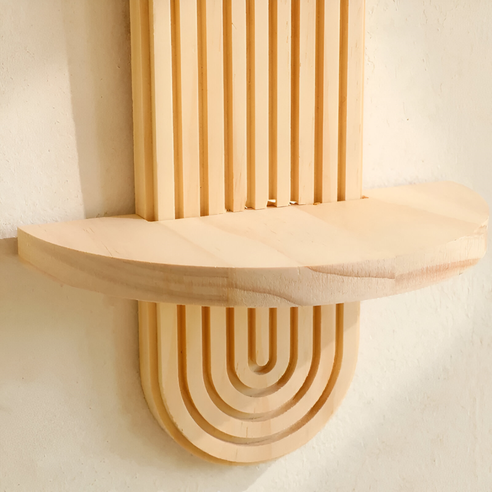 Geometrisches Wandregal aus Holz – 35 cm