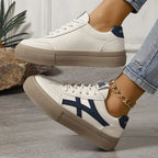 Damen Plateau Sneaker mit Schnürung und Plateausohle – Freizeitschuhe
