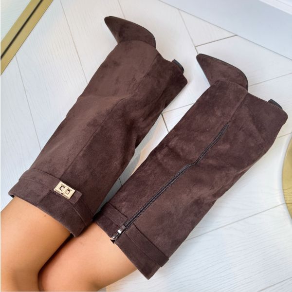 Knähöhe Damenstiefel – Ruskind mit Blockabsatz und elegantem Spange