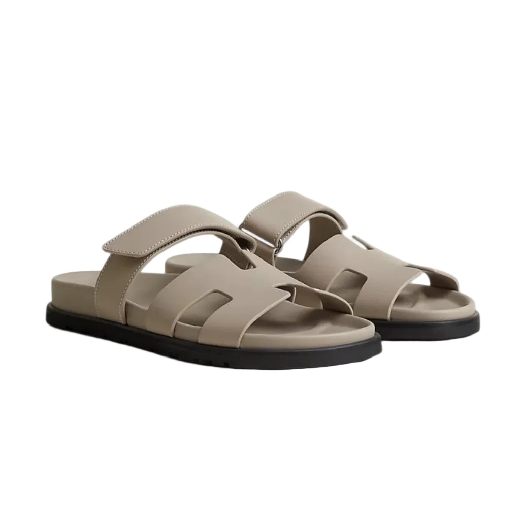 Damen Sandalen | Runde Zehen Slip-On Sandalen mit Riemen | Reguläre Passform für Alltag im Innen- und Außenbereich | Schmid