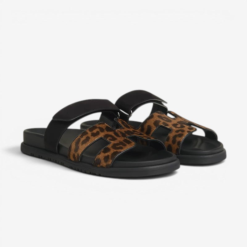 Damen Sandalen | Runde Zehen Slip-On Sandalen mit Riemen | Reguläre Passform für Alltag im Innen- und Außenbereich | Schmid