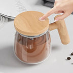 Elektrischer Rührbecher | 400 ml Selbstrührender Becher mit Ein-Knopf-Bedienung | Für heiße und kalte Getränke | Schmid
