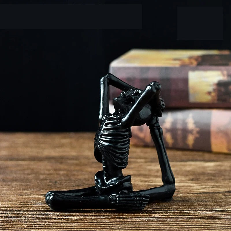 Halloween Skelett Figurine aus Resin | Dekorative Skelettfigur für Tisch und Regal | Saisonale Halloween Dekoration | Schmid