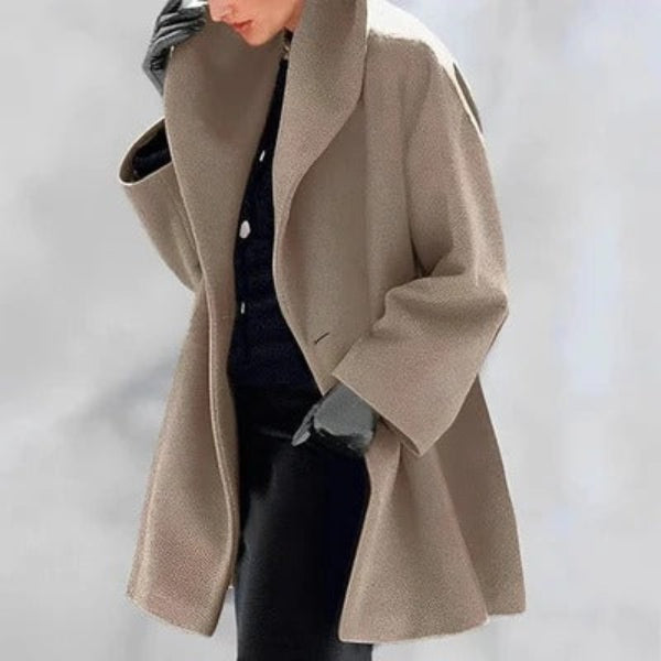 Elegante Damen‑Uldfracke – Mit lockerer Passform und hohem Kragen
