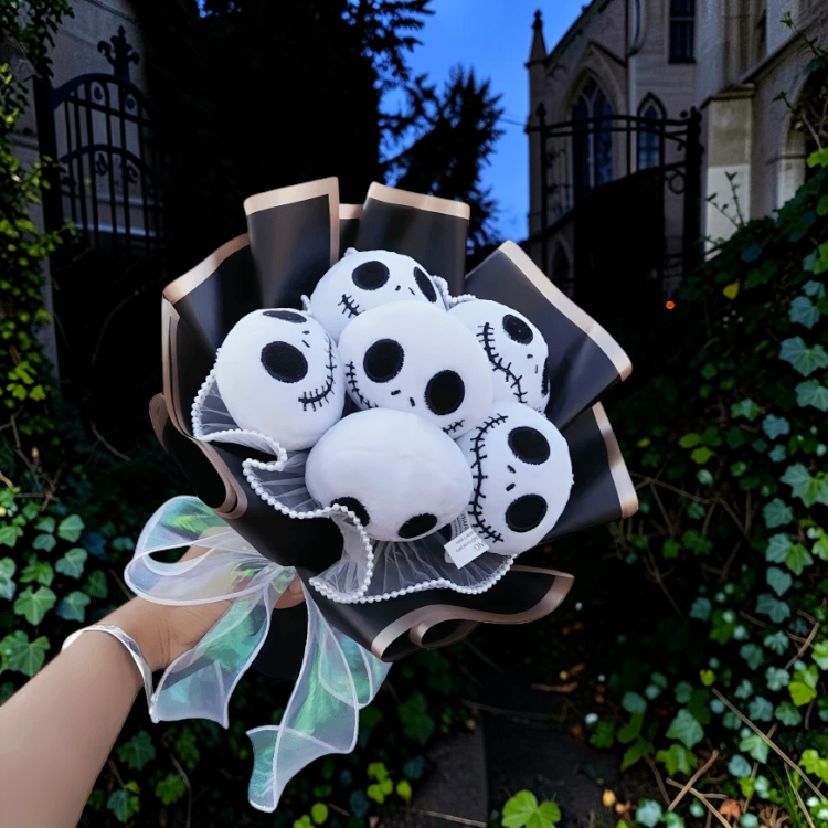 Halloween Plüsch-Charakter-Bouquet aus Baumwolle | Schwarze Figuren mit Dekorativen Rosen | Themenstrauß für Saisonale Deko & Geschenke | Schmid