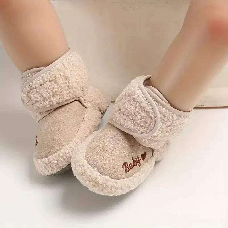 Babyschuhe aus Stoff | Klettverschluss & Flexible Sohle | Schuhe mit Herzmuster und Runder Spitze für den Winter | Schmid
