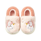 Kinderhausschuhe aus Plüsch | Baumwollfutter & Gummisohle | Slip-On Innenschuhe mit Bär, Einhorn oder Hai | Schmid