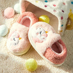 Kinderhausschuhe aus Plüsch | Baumwollfutter & Gummisohle | Slip-On Innenschuhe mit Bär, Einhorn oder Hai | Schmid