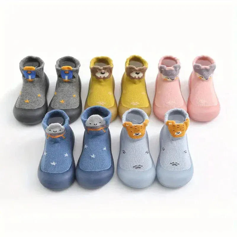 Kinder Slip-On Schuhe aus Textil | Gummisohle & PU-Einlegesohle | Schuhe mit Zeichentrickmuster für Alltag & Freizeit | Schmid
