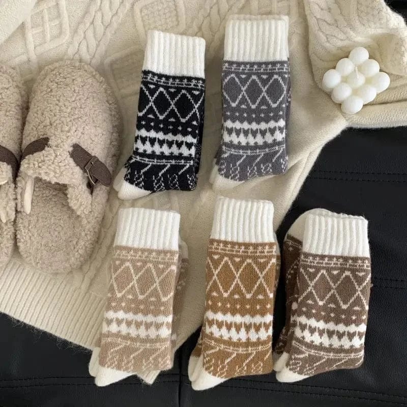 Fluffy Winterstrümpfe | Polyester & Spandex mit Stretch | 5-Paar Unisex-Strumpfset für Innenbereich & Alltag | Schmid