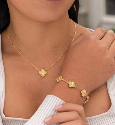 Julia schmuckset | zarte symbolik trifft goldene eleganz